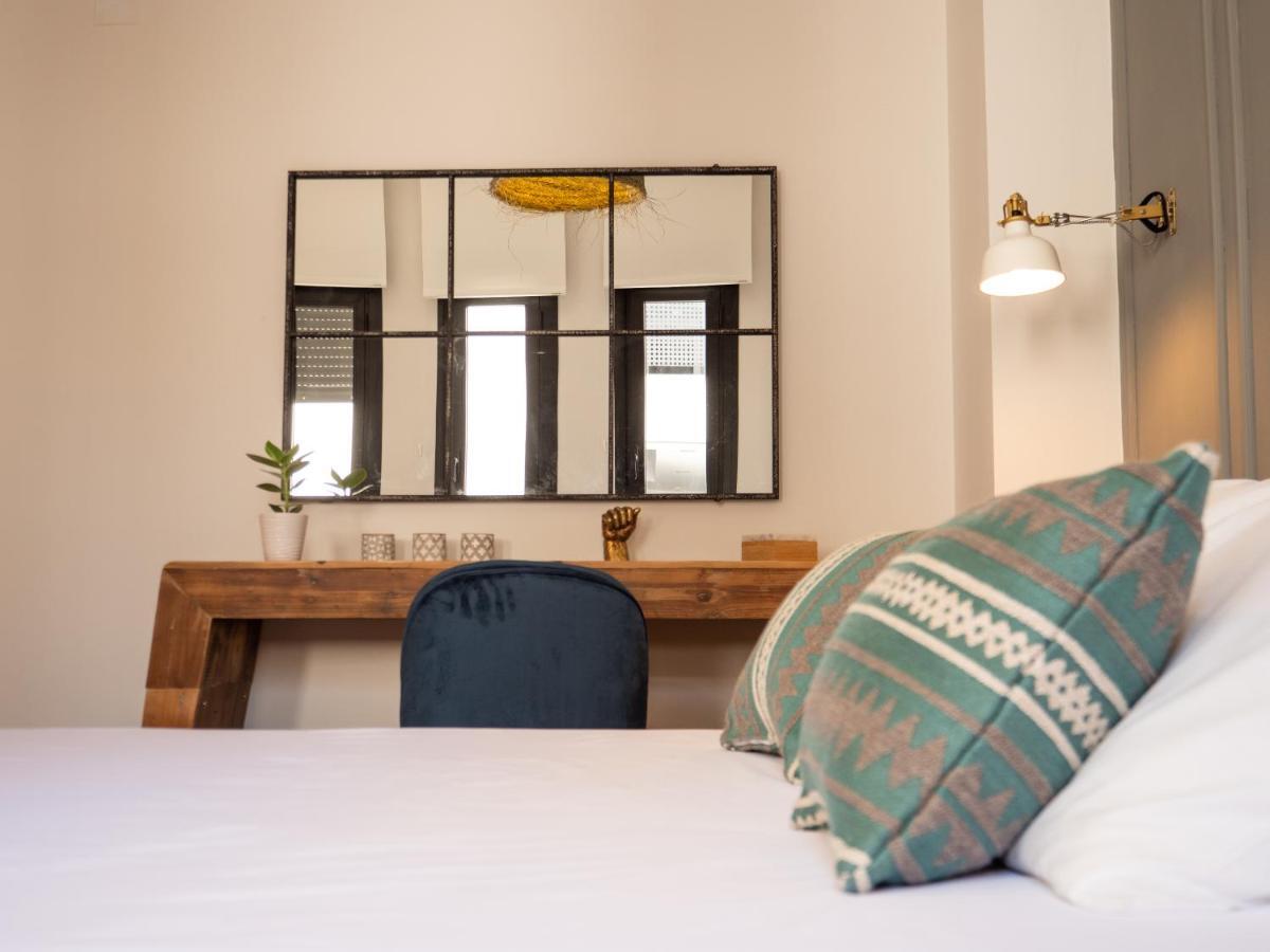 Stylish Apartment In The Heart Of Malaga With Pool Exteriör bild