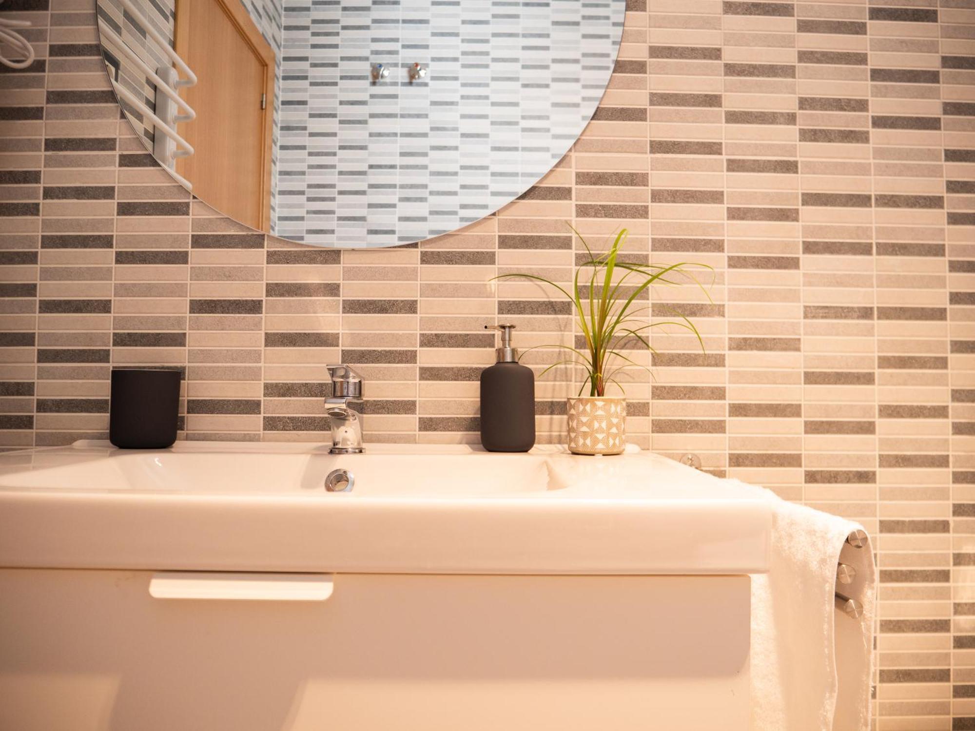 Stylish Apartment In The Heart Of Malaga With Pool Exteriör bild